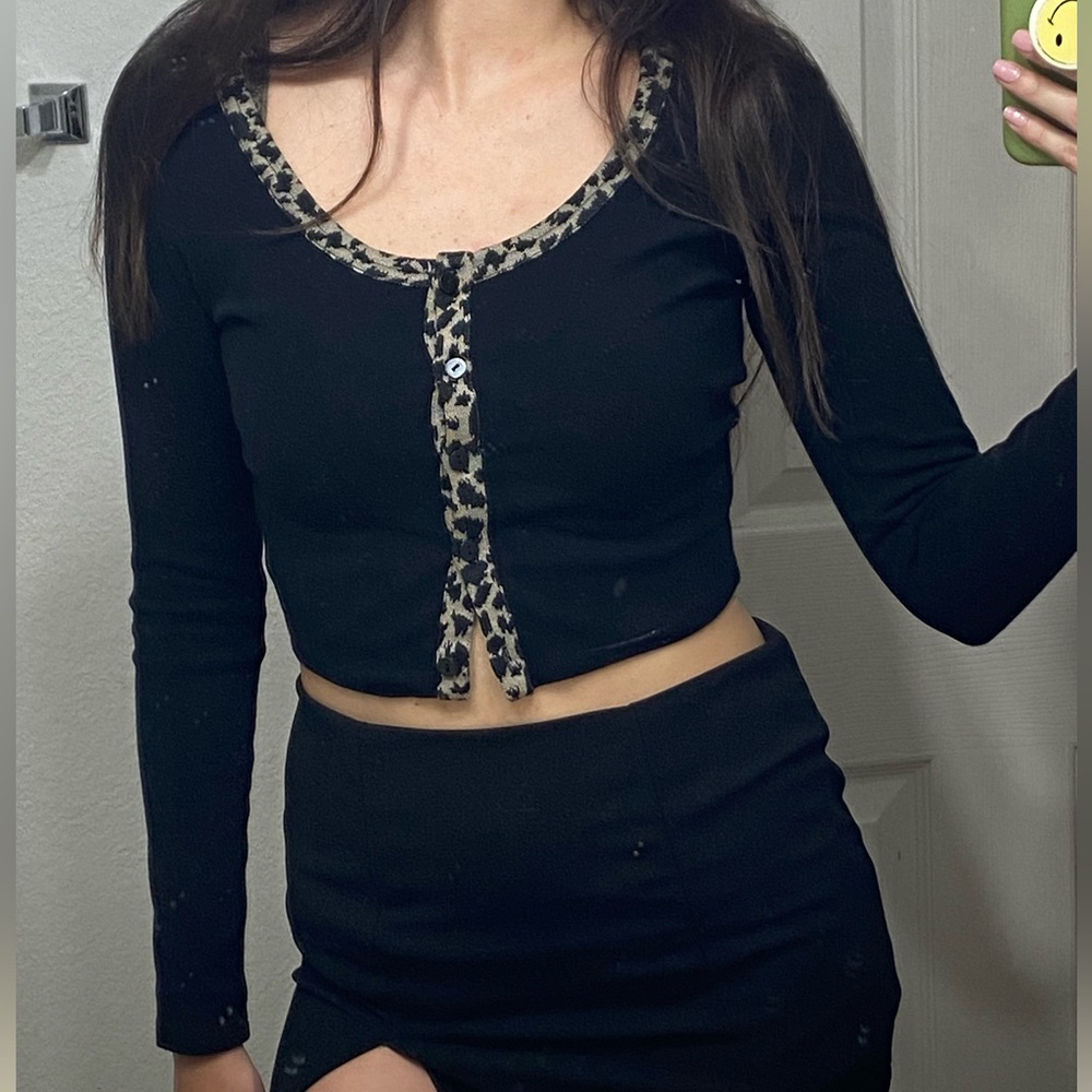 Black cheetah button down crop top